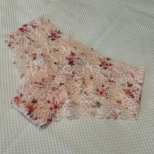 Victoria’s Secret Pink Floral Cheeky Panty Size Medium NWT